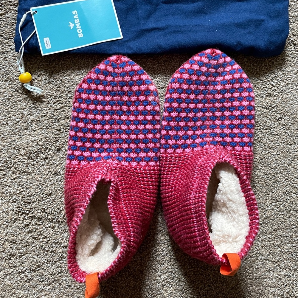 Medium Bombas slippers NWT